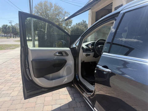 2020 Chrysler Pacifica Touring L