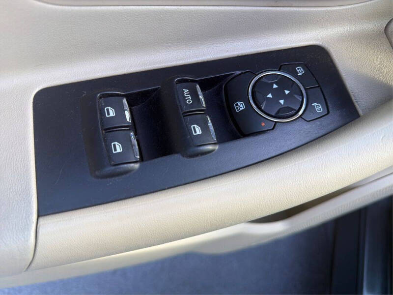 2018 Ford Taurus SE