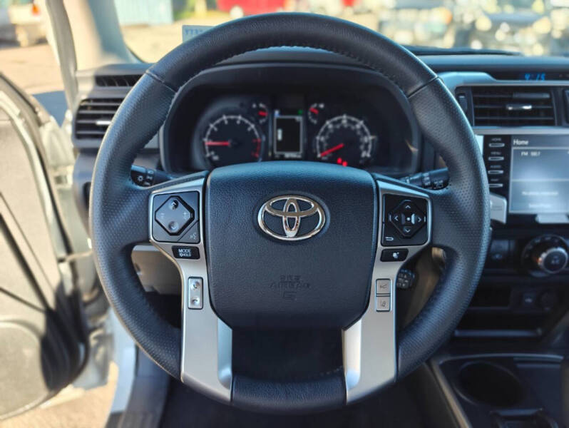 2024 Toyota 4Runner SR5