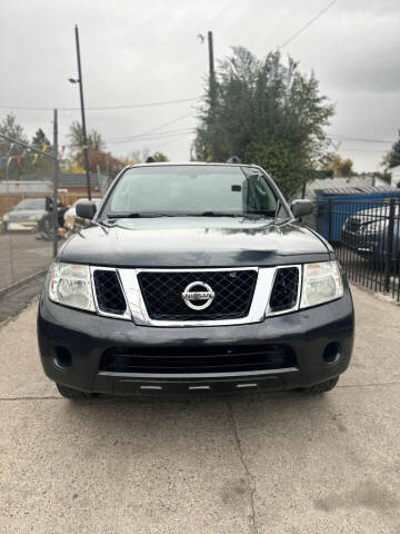 2011 Nissan Pathfinder LE