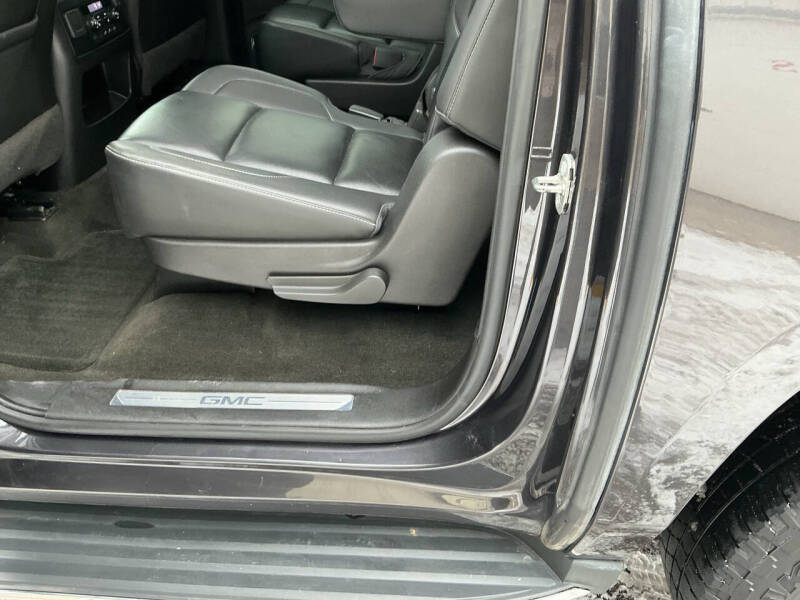 2017 GMC Yukon XL SLT