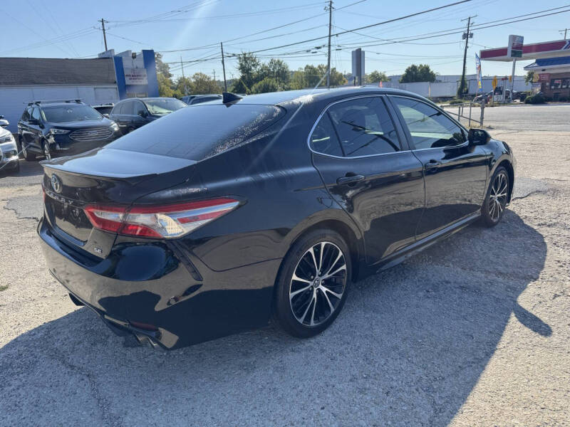 2019 Toyota Camry SE