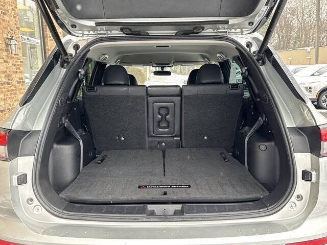 2022 Mitsubishi Outlander SE