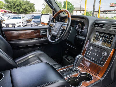 2017 Lincoln Navigator L Select