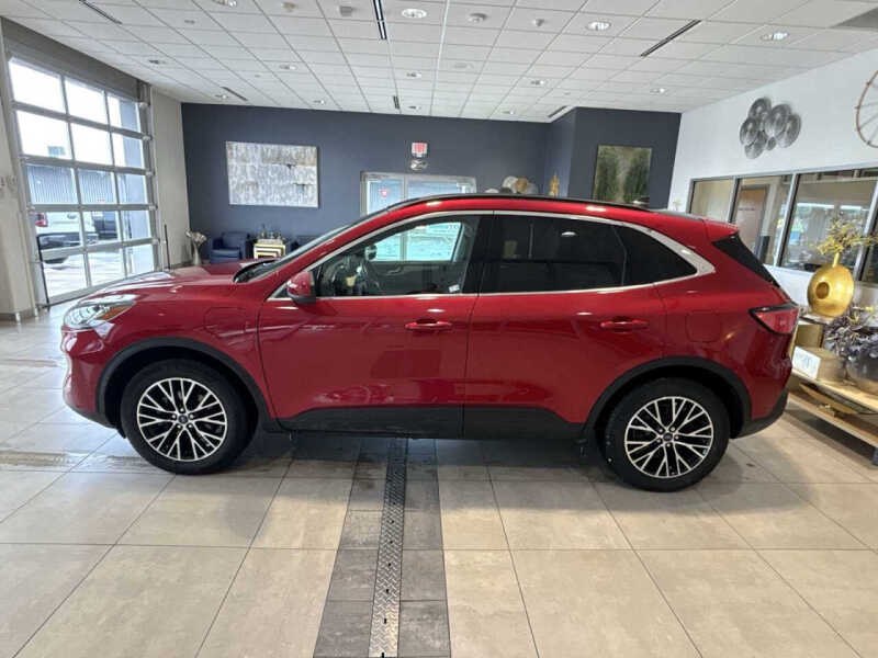 2022 Ford Escape Plug-In Hybrid Titanium