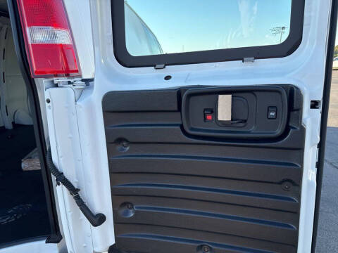 2025 Chevrolet Express 2500