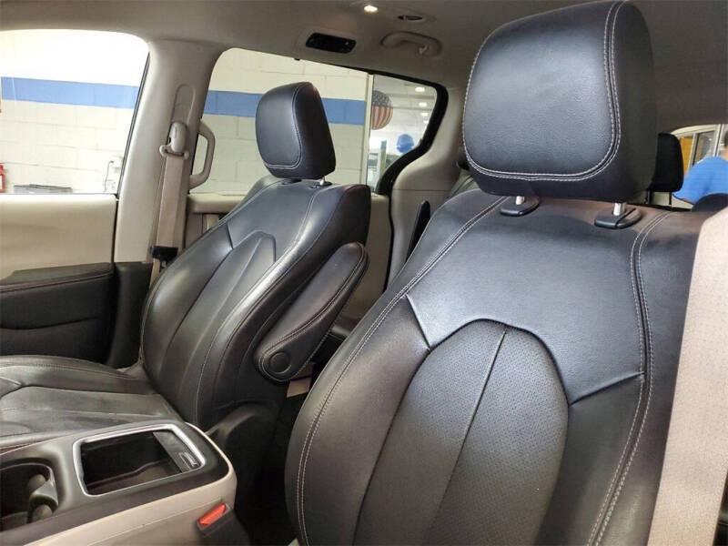 2022 Chrysler Pacifica Touring L