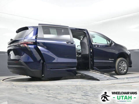 2026 Toyota Sienna LE 8-Passenger