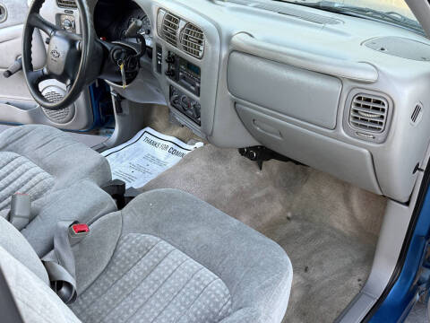 2000 Chevrolet S-10 LS