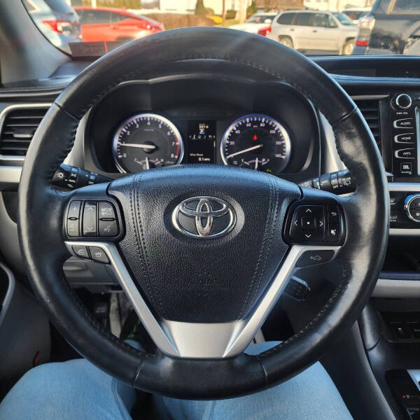 2016 Toyota Highlander Limited Platinum