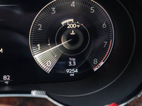 2023 Bentley Bentayga EWB V8