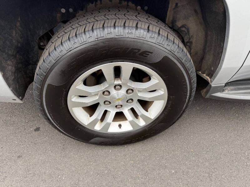 2016 Chevrolet Suburban LS