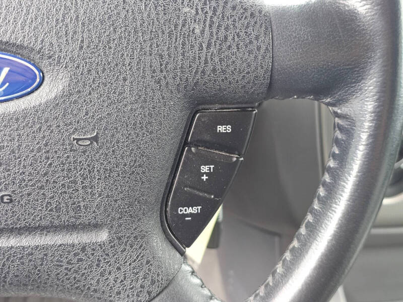 2004 Ford Explorer XLT