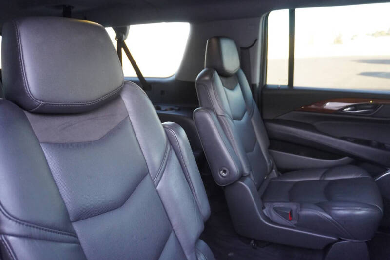 2018 Cadillac Escalade ESV Luxury