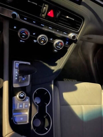 2022 Genesis G70 2.0T