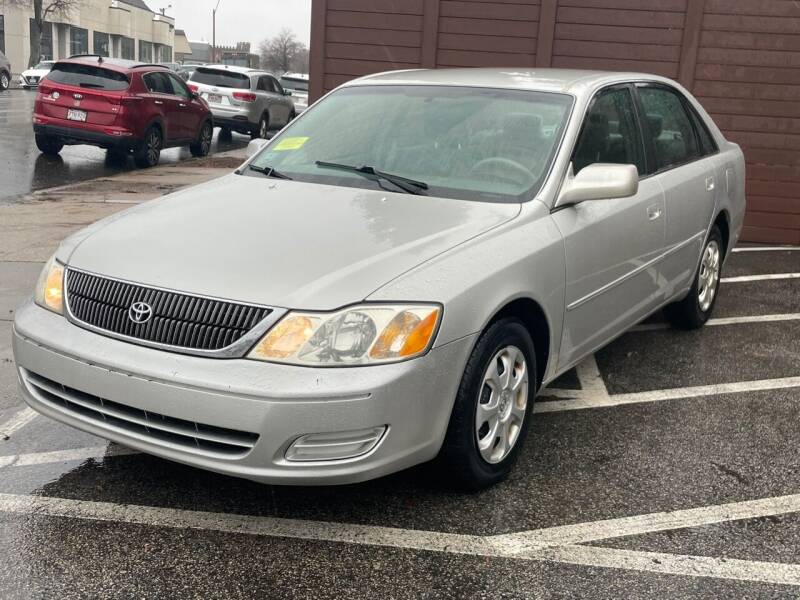 2001 Toyota Avalon for sale at KG MOTORS in West Newton MA