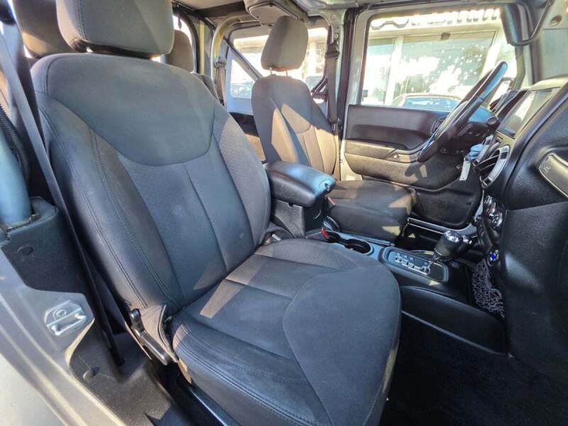 2017 Jeep Wrangler Sport