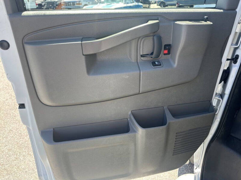 2023 GMC Savana 2500