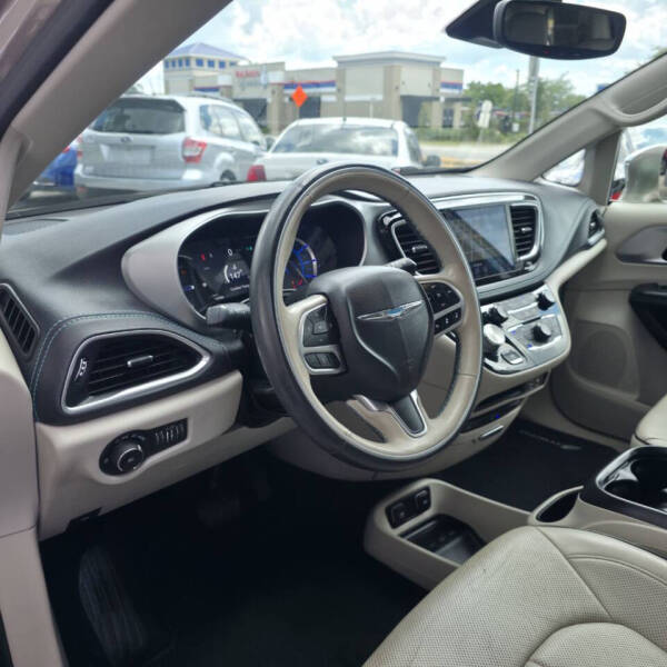 2018 Chrysler Pacifica Hybrid Limited