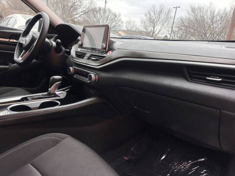 2023 Nissan Altima 2.5 SV