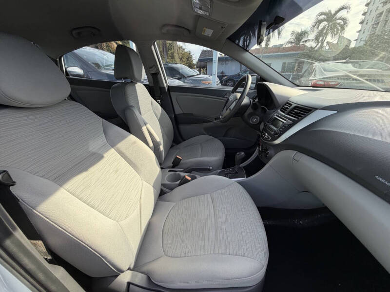 2017 Hyundai Accent SE