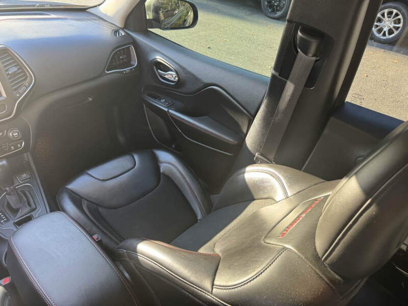 2020 Jeep Cherokee Trailhawk