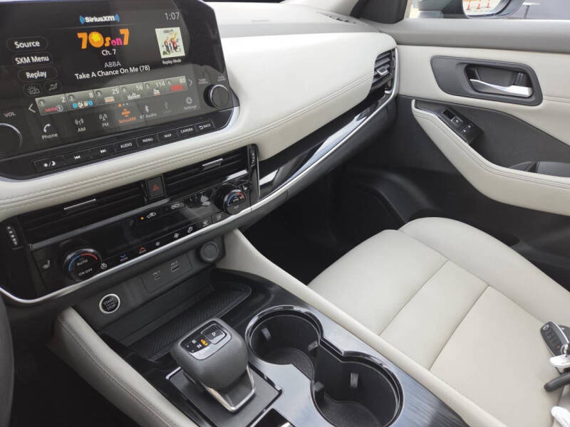 2023 Nissan Rogue SL