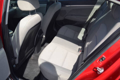 2019 Hyundai Elantra SE