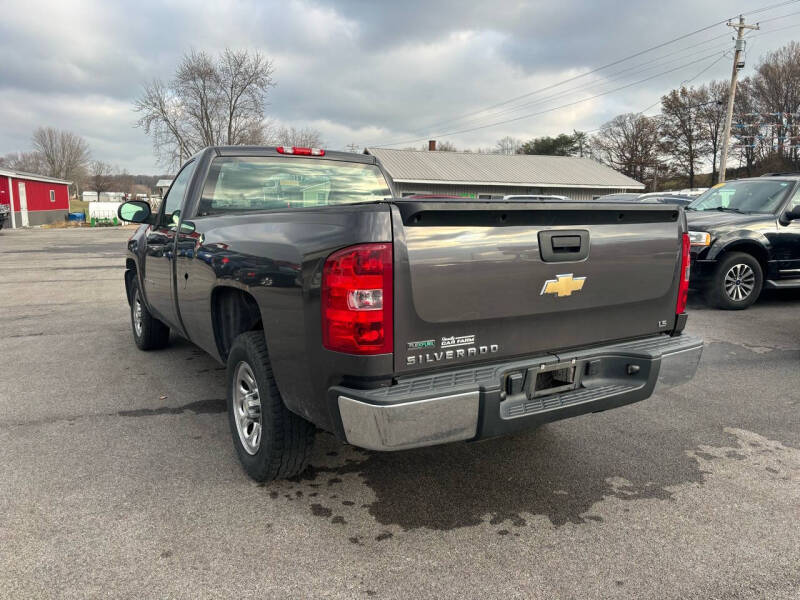 2010 Chevrolet Silverado 1500 Work Truck photo 4