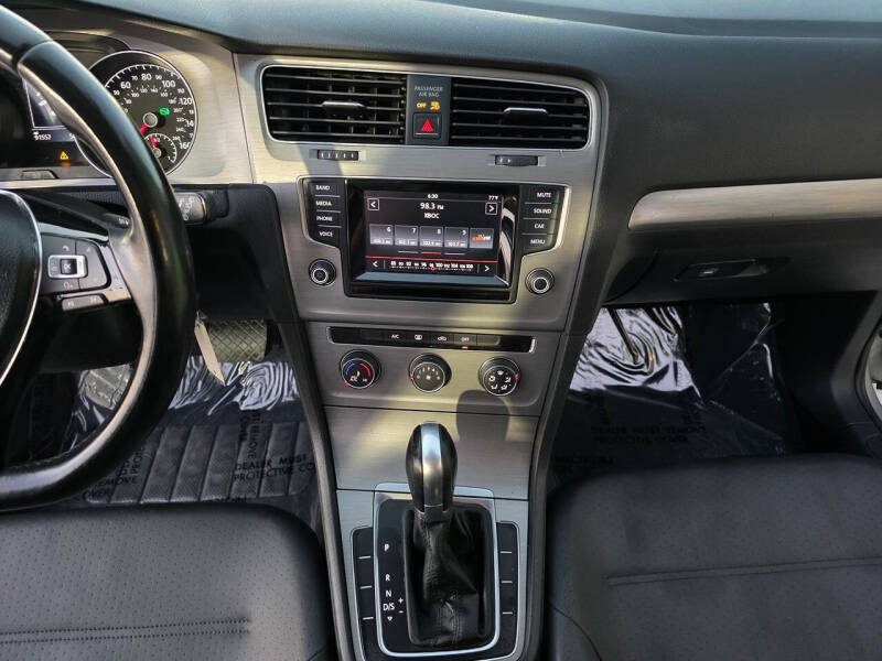 2015 Volkswagen Golf TSI S