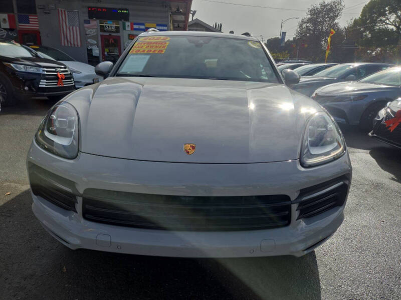 2022 Porsche Cayenne E-Hybrid Platinum Edition