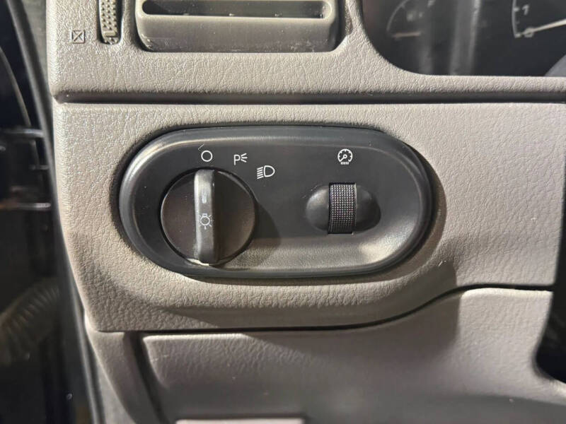2002 Ford Explorer XLS