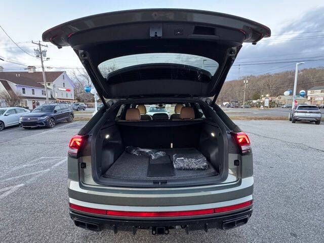 2026 Volkswagen Atlas Cross Sport SEL R-Line Black 4Motion