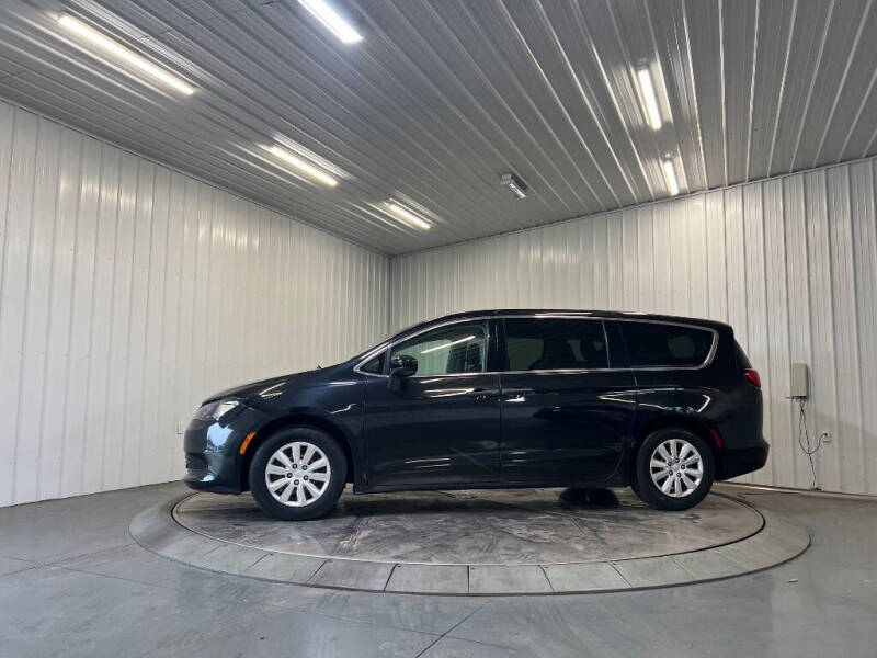 2020 Chrysler Voyager L
