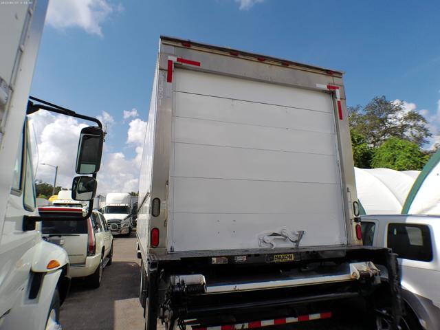 2015 Freightliner M2 106