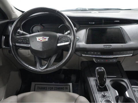 2020 Cadillac XT4 Premium Luxury