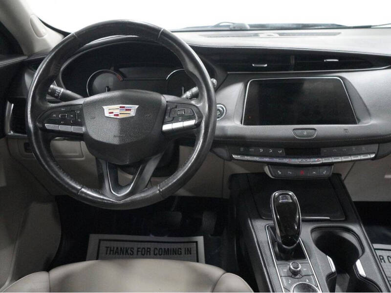 2020 Cadillac XT4 Premium Luxury