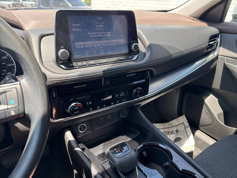 2022 Nissan Rogue SV