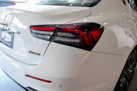 2022 Maserati Ghibli Modena Q4