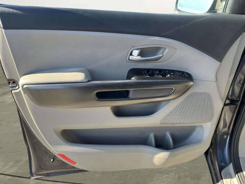 2017 Kia Sedona LX