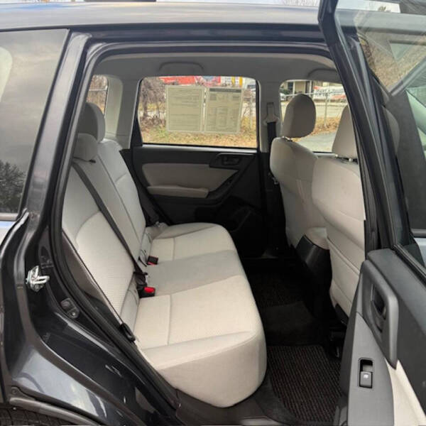 2016 Subaru Forester 2.5i