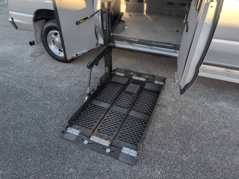 2014 Ford E-Series E-150 XLT