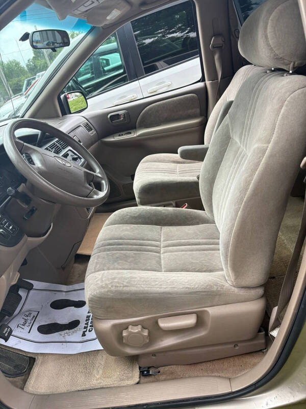 2000 Toyota Sienna LE