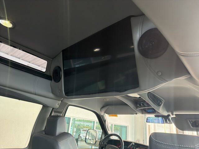 2025 GMC Savana 2500