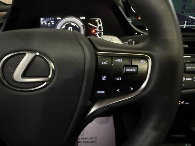 2025 Lexus ES 300h