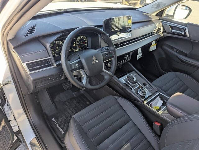 2025 Mitsubishi Outlander PHEV SE