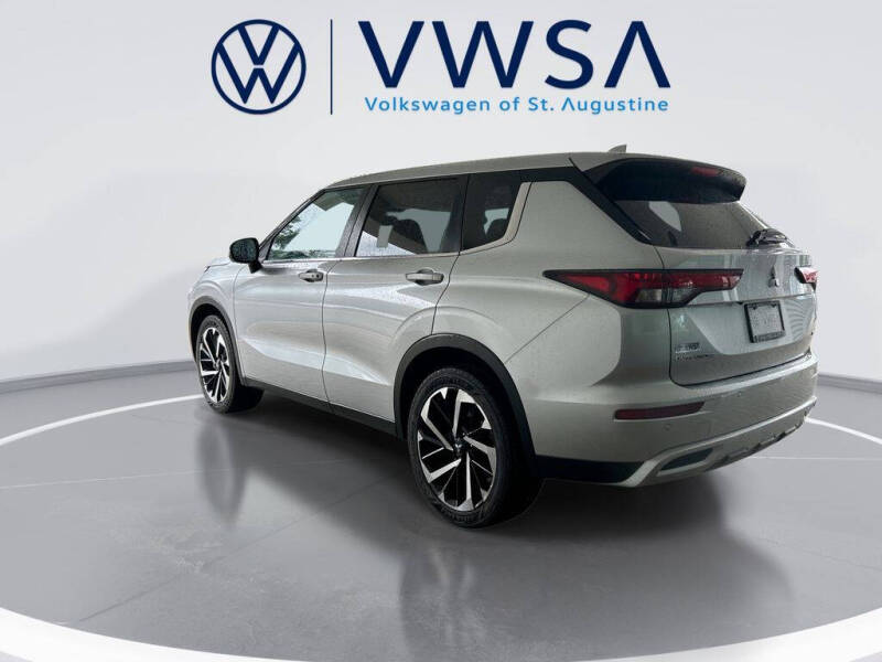 2024 Mitsubishi Outlander SE