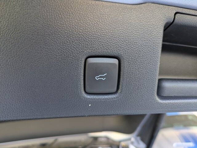 2022 Ford Escape Hybrid Titanium