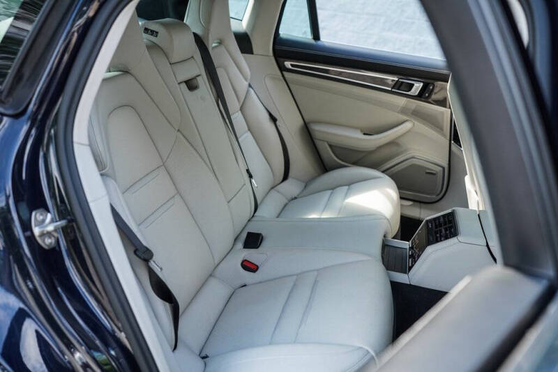 2022 Porsche Panamera 4S