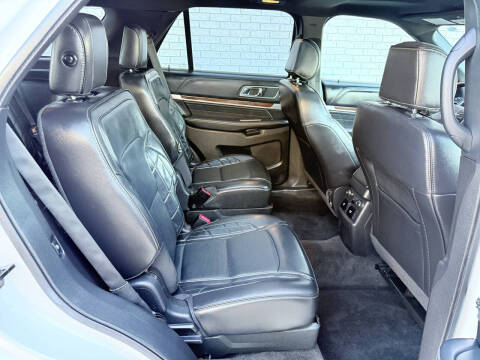 2017 Ford Explorer Platinum